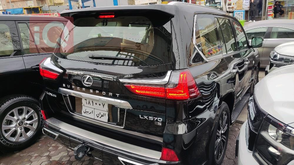 Lexus LX